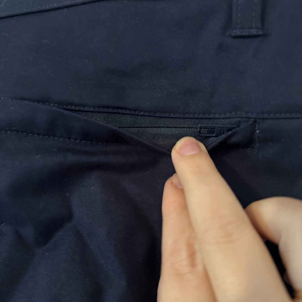 Men’s Fabletics Navy Blue The High Side Chino Pant - Picture 4 of 9